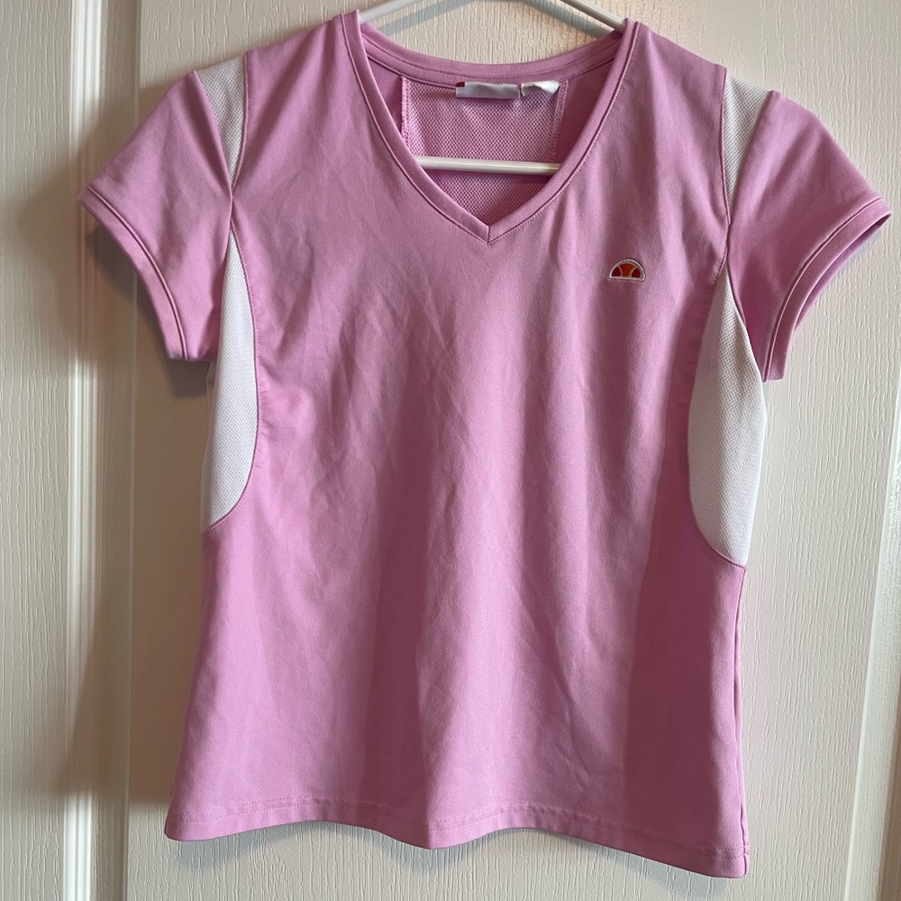 Ellesse Top size Medium in lavender/white